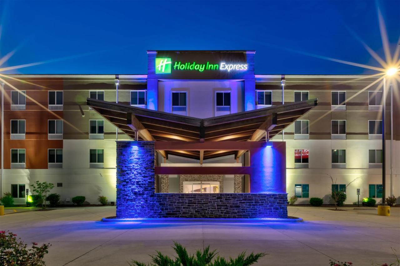 Holiday Inn Express & Suites - Effingham, An Ihg Hotel Экстерьер фото