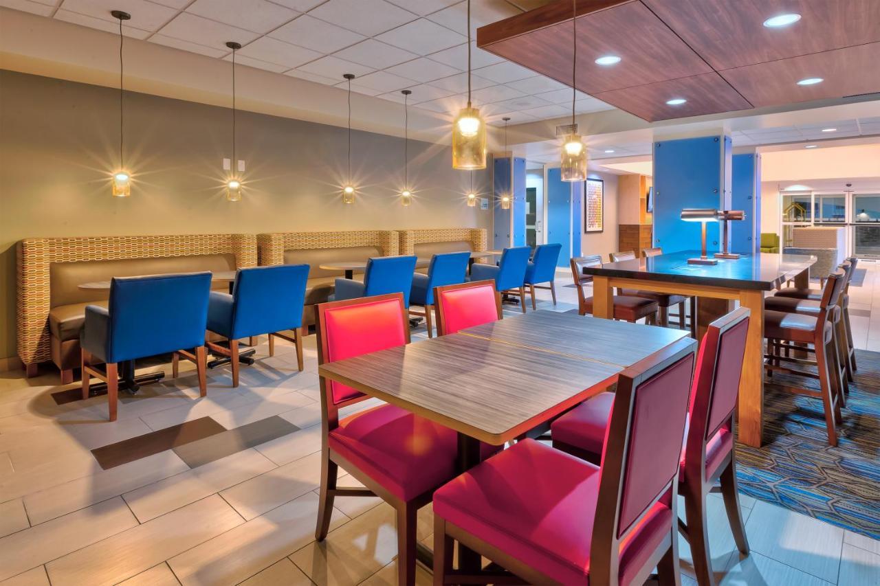 Holiday Inn Express & Suites - Effingham By Ihg Экстерьер фото